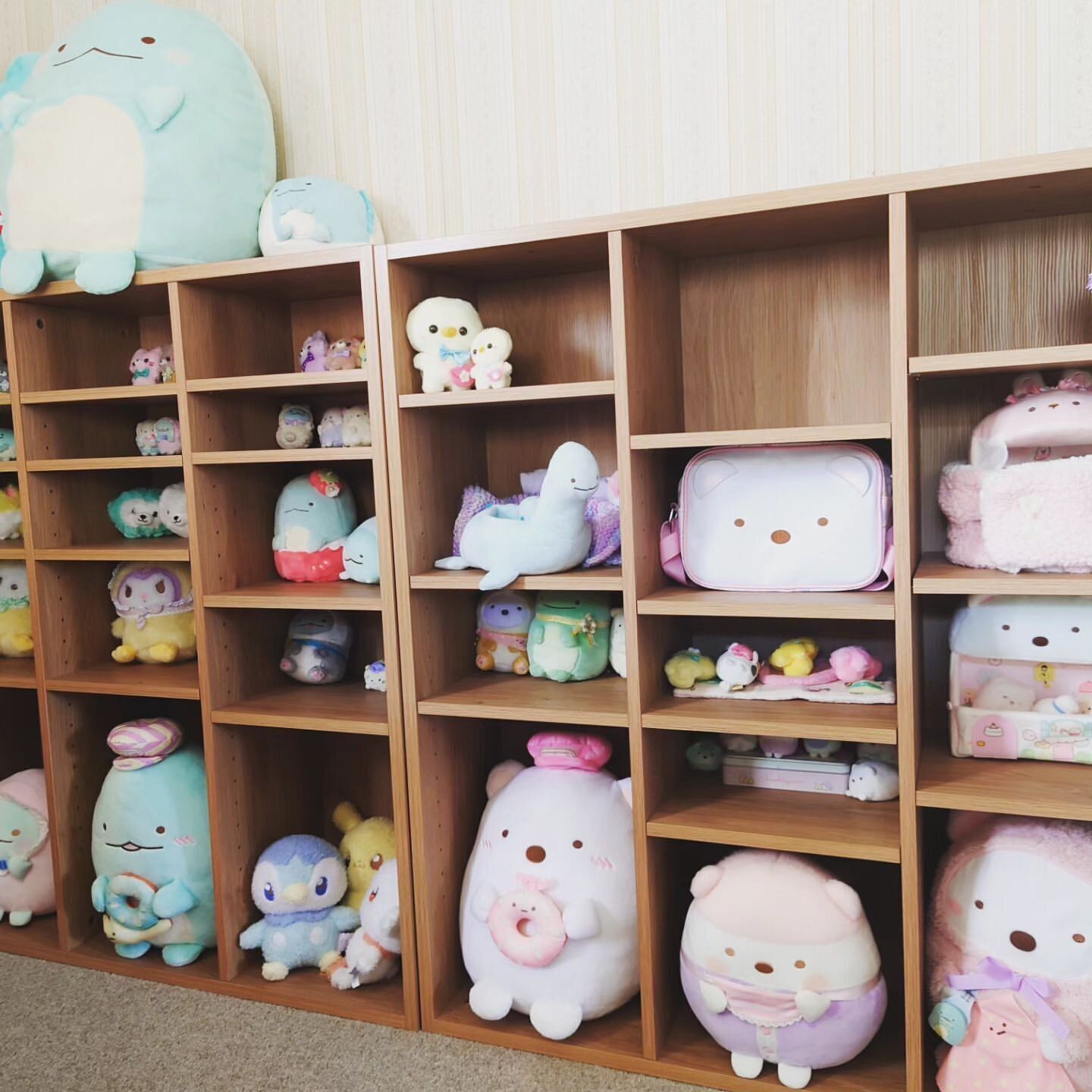 収納棚をぬいぐるみ収納に活用したアイデア