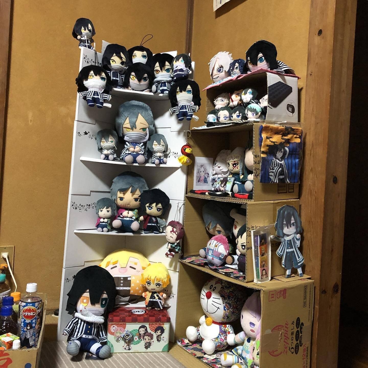 段ボール棚で簡単にぬいぐるみ置き場に！