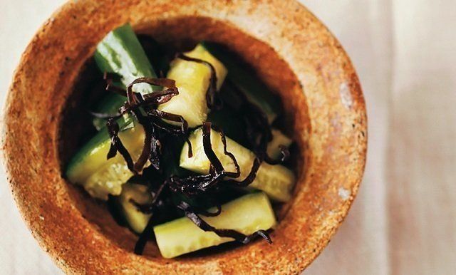 きゅうりと塩昆布をあえるだけ