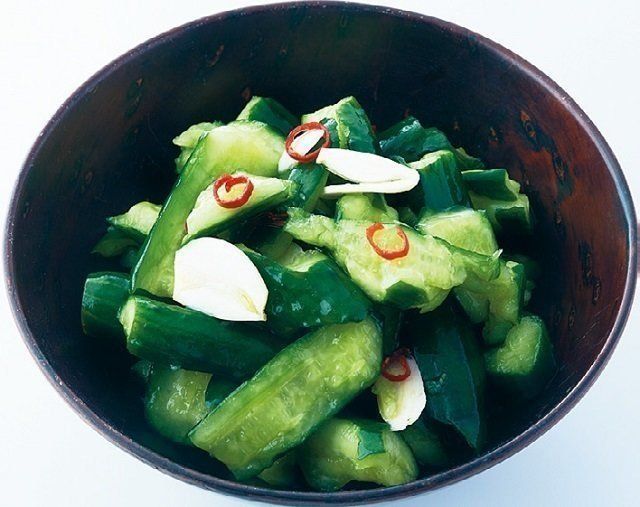 たたききゅうり×にんにくのつまみサラダ