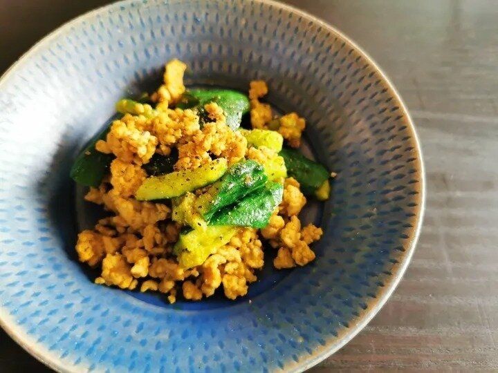 包丁の出番なし!簡単きゅうりのカレーチーズ炒め