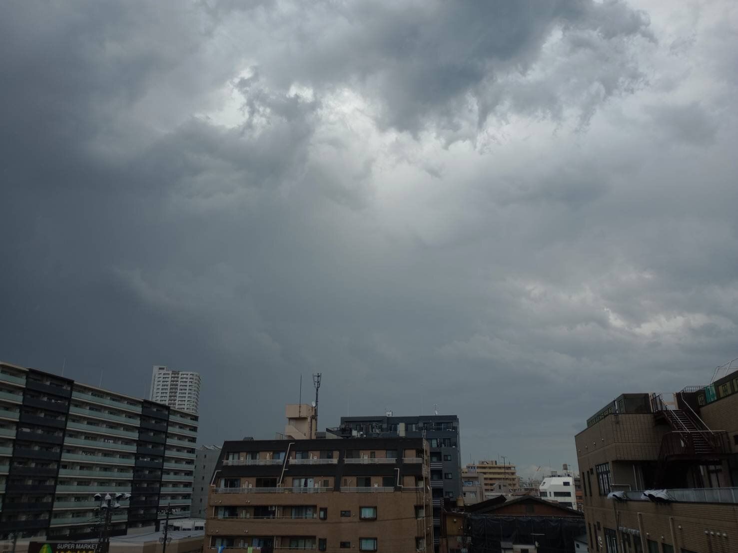 どんより曇った空