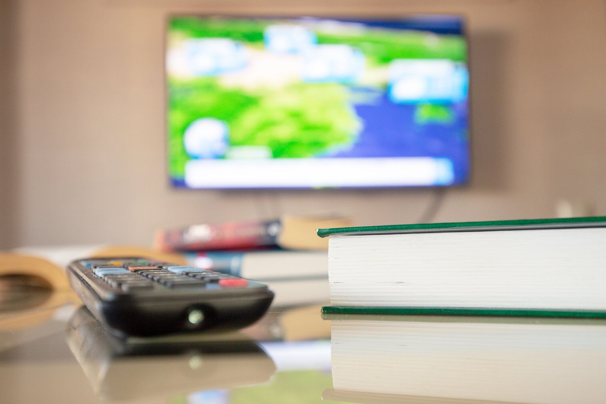 テレビとリモコン