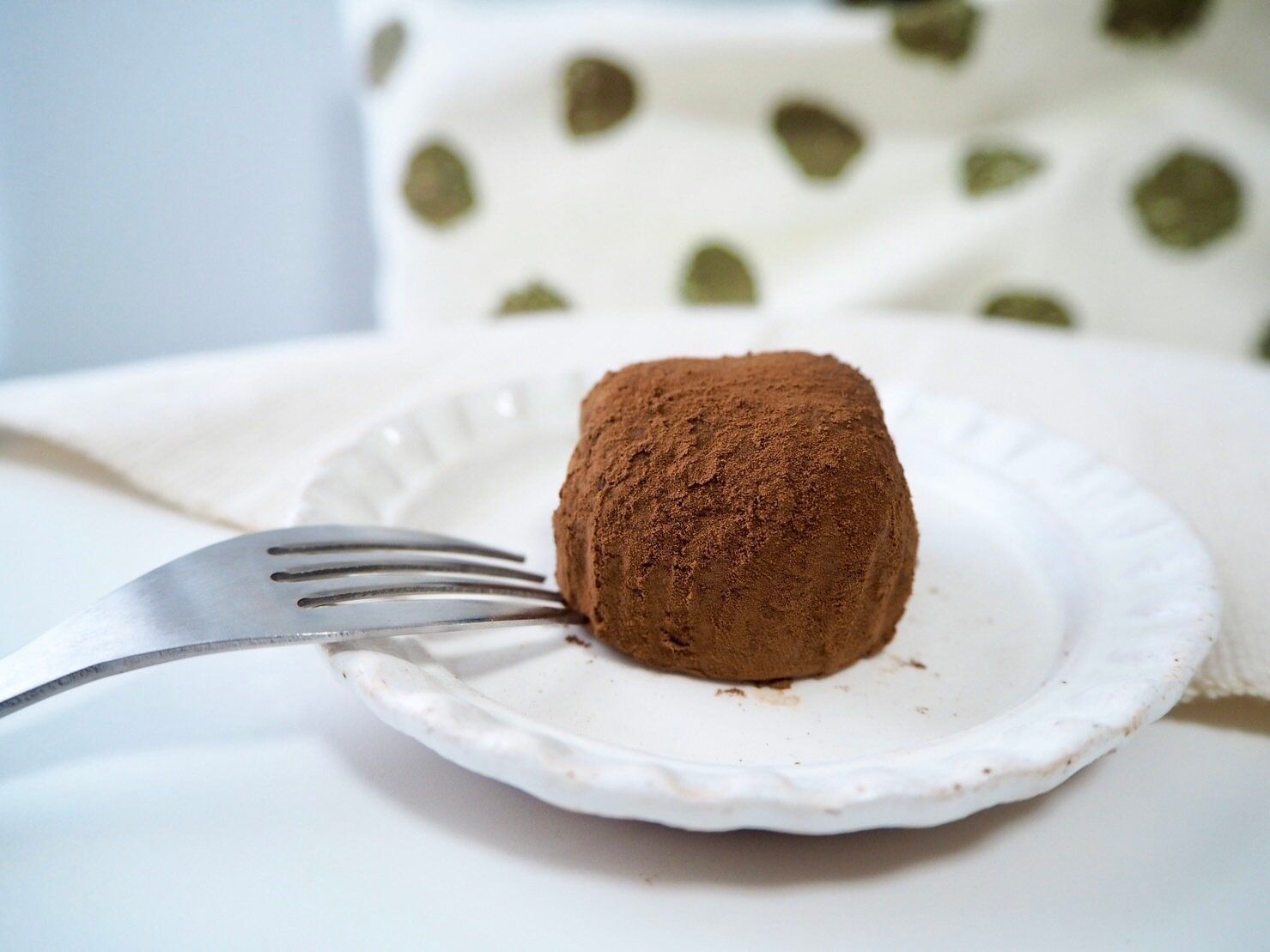 シャトレーゼ「ひとくち生チョコ大福4個入り」商品写真