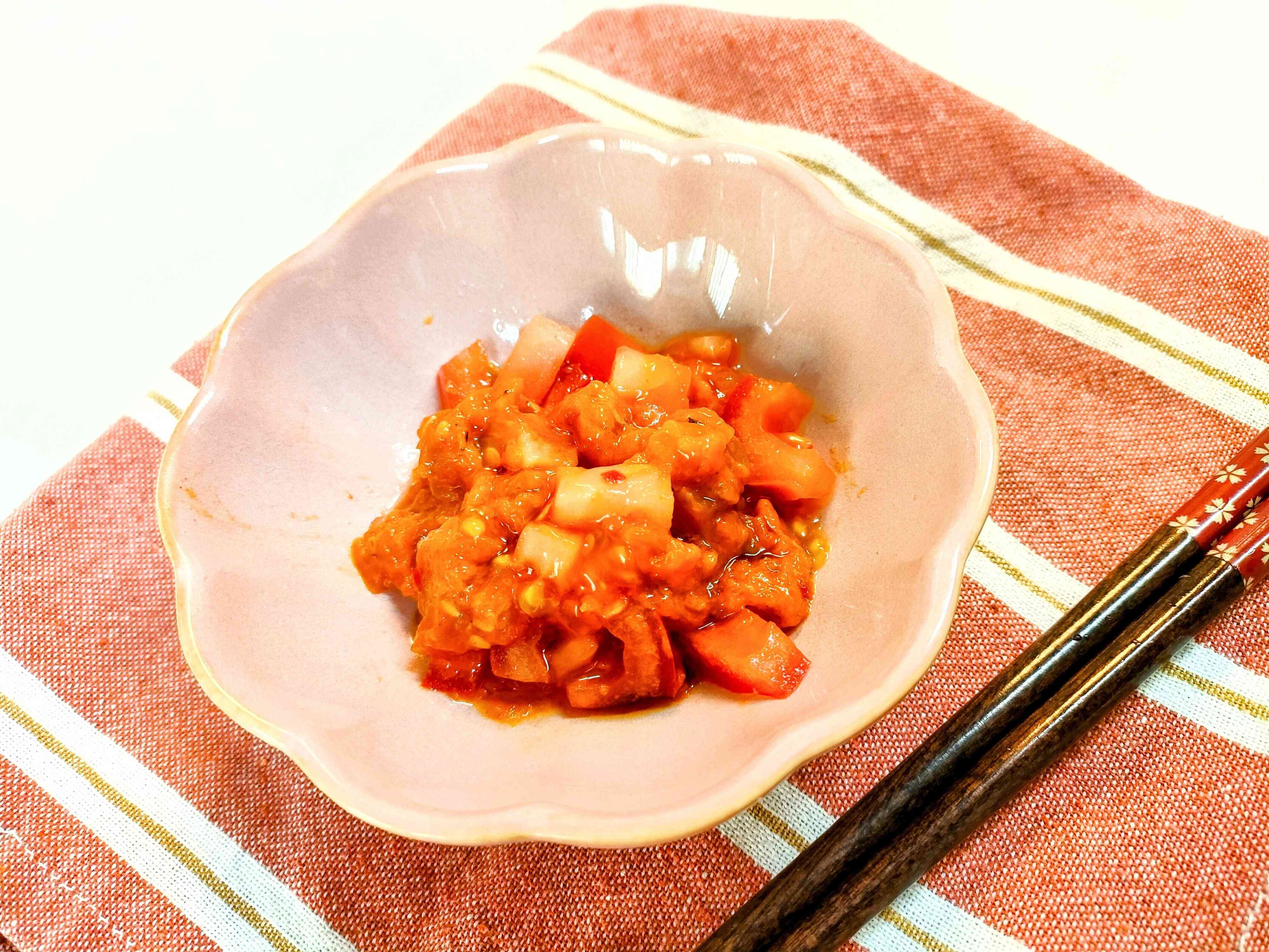 トマトとぶりのユッケ