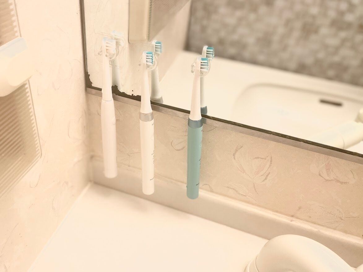 歯ブラシホルダーを使用しているところ