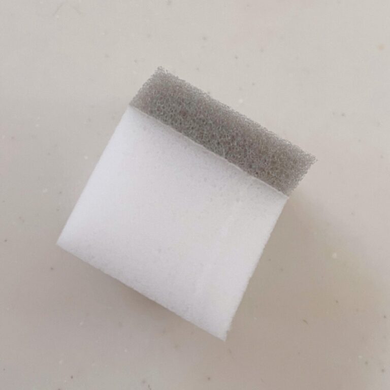 商品名に踊らされて失敗→コスパ最高だった！【ダイソー】持ちにくい問題を解決してくれる“メラミンスポンジ”