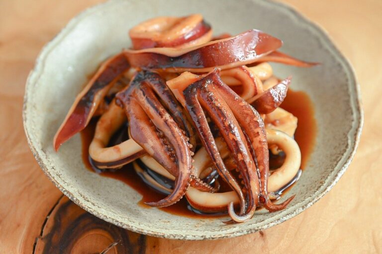 メイン食材は「いか」だけ！炒めて、煮て、揚げて…いかの簡単レシピ3選