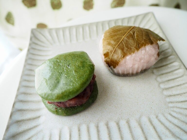 【シャトレーゼ】老舗の和菓子屋レベルなのに129円！春を感じる和菓子2選