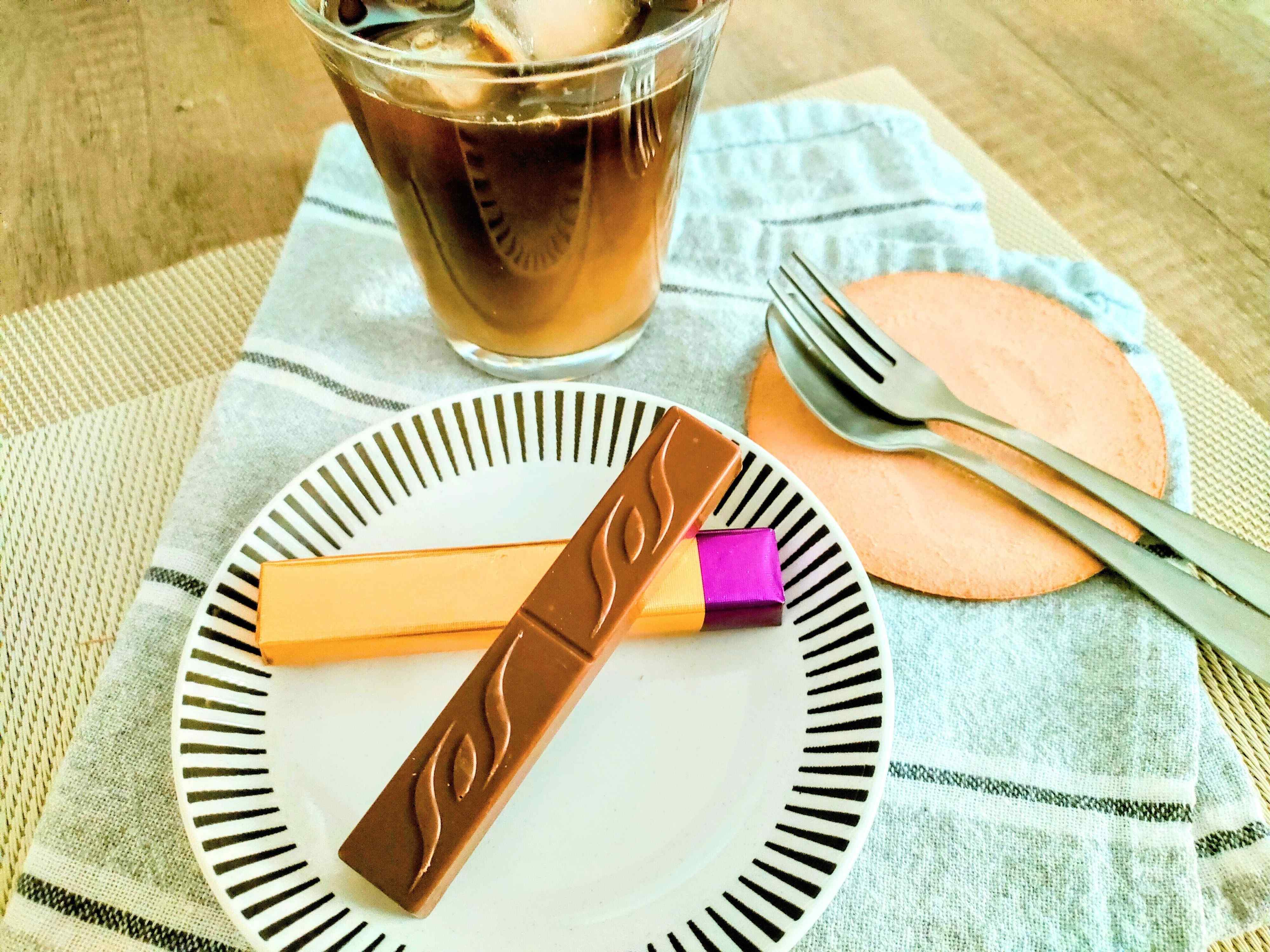 包装紙を開けてみたらおしゃれな形のチョコレート