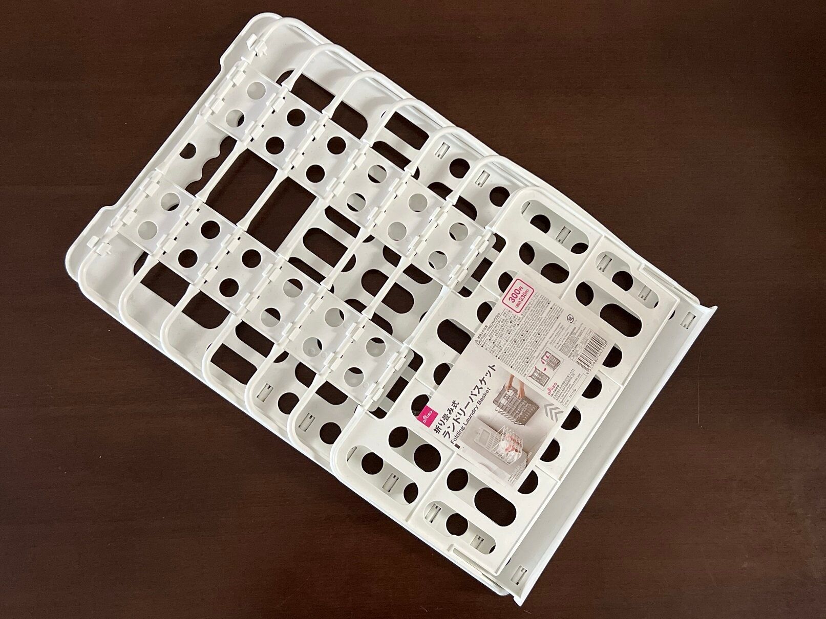 組み立てワンタッチ!ダイソーの折り畳み式ランドリーバスケット