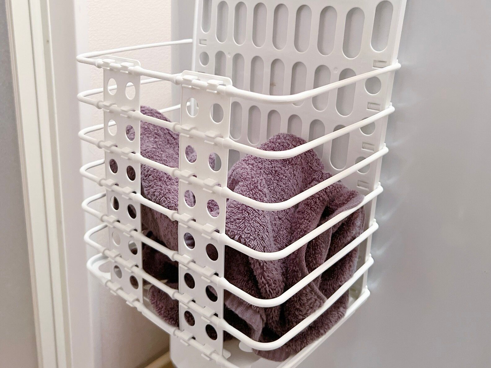 組み立てワンタッチ！ダイソーの折り畳み式ランドリーバスケット