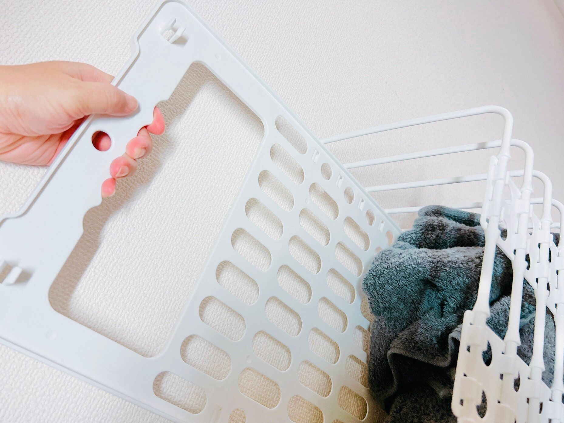 組み立てワンタッチ！ダイソーの折り畳み式ランドリーバスケット