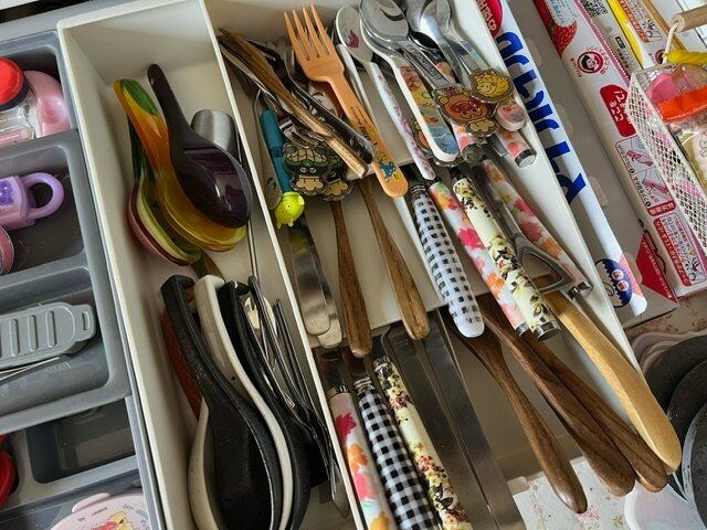 【３COINS】の伸縮カトラリーケースを使ったらごちゃごちゃが一瞬で超スッキリ！