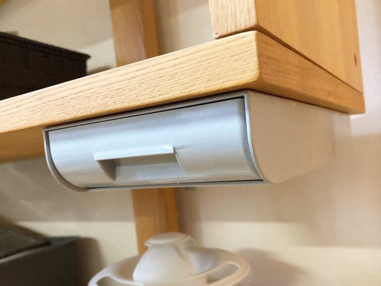 バズってます！【ダイソー】コスパに感動！簡単に収納場所ができちゃう「取り付け式引き出し」