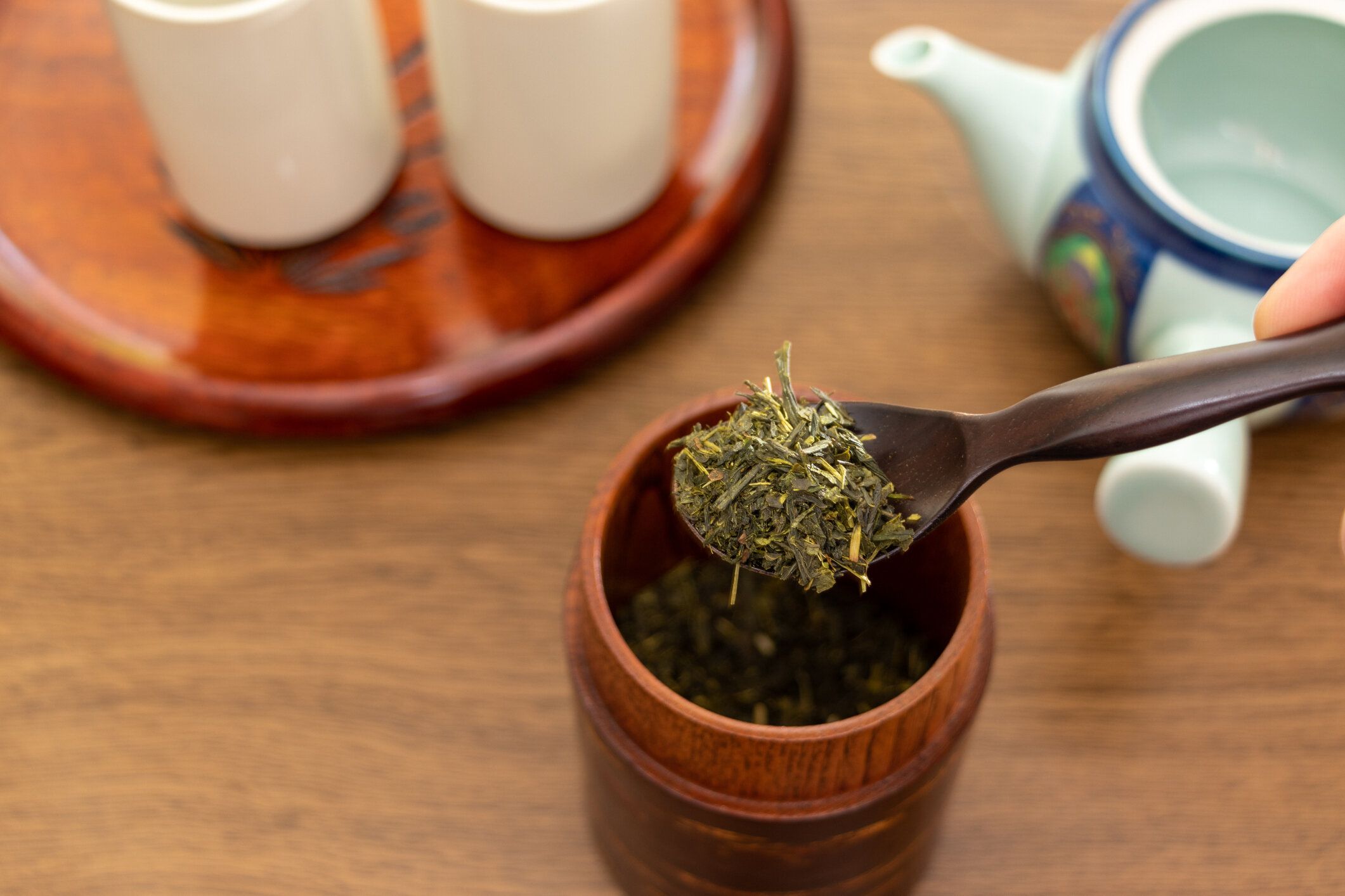 日本茶を作る準備をする