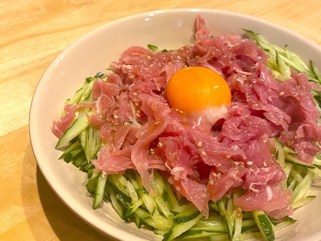 サラダの旨たれを使った生ハムユッケ