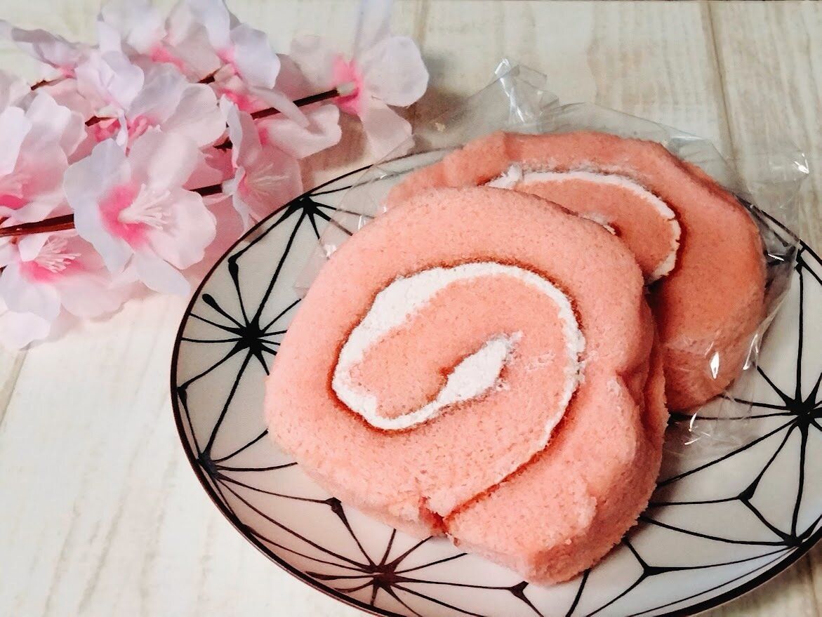 桜のロールケーキ