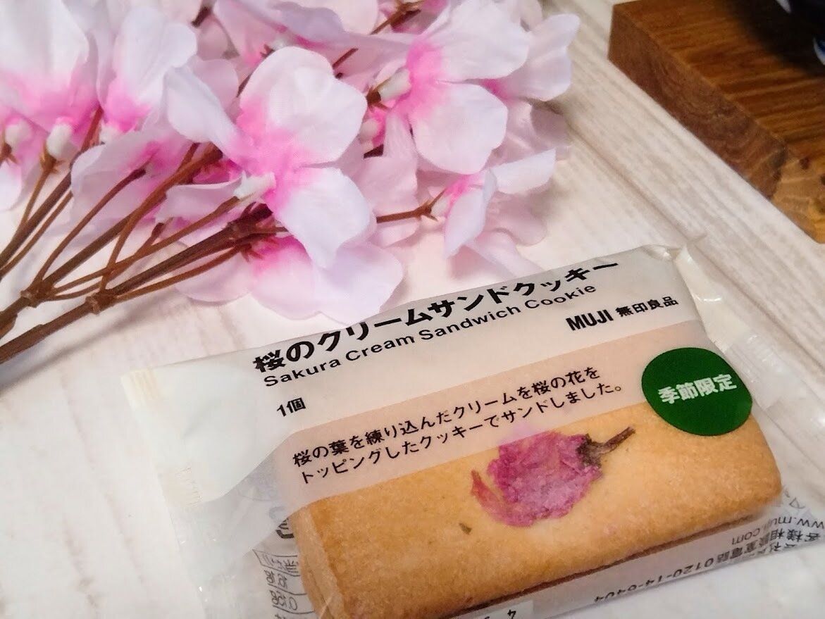 桜のクリームサンドクッキー