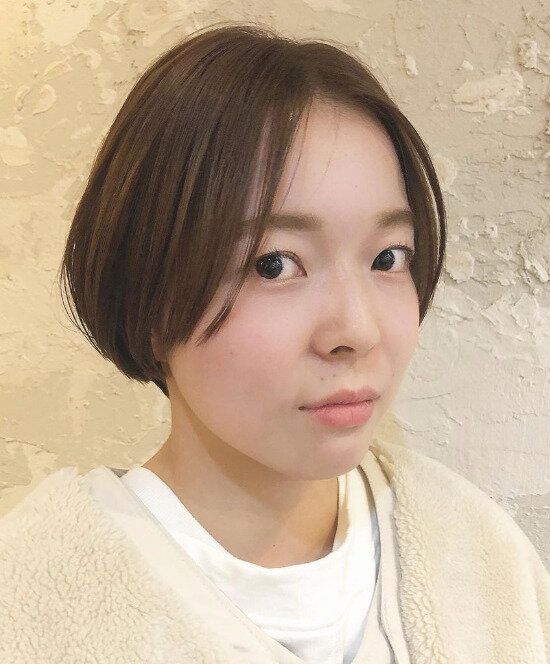 丸顔さんにおすすめ！コンパクトなショートボブ