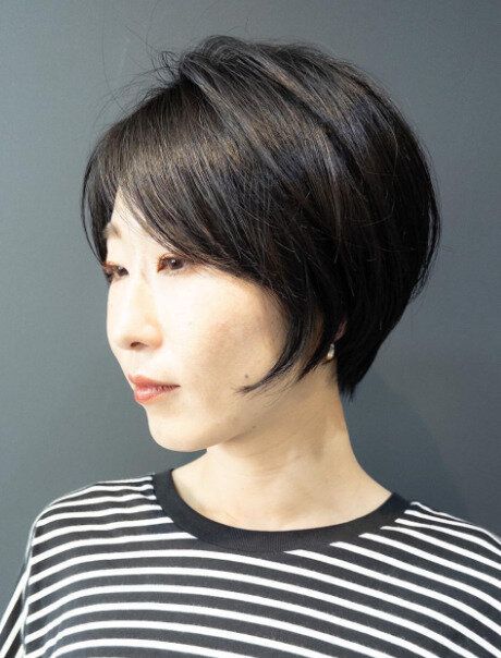 上品に決まる！大人の黒髪ショート