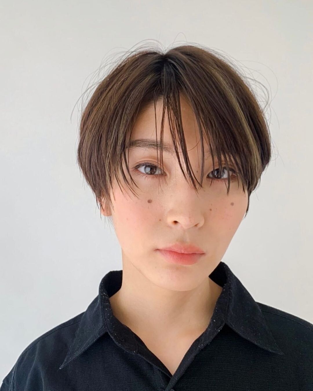 40代女性に似合うふんわりショートヘアスタイル！ポイントメッシュがハンサムなショートヘア