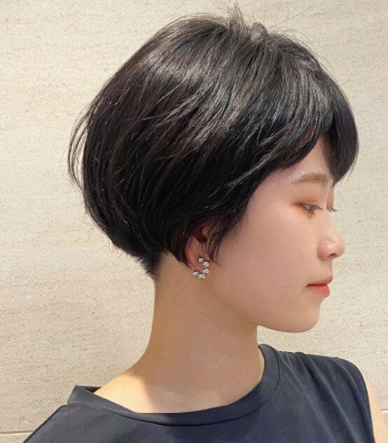 多毛さんでもコンパクトにおさまる！黒髪ショート