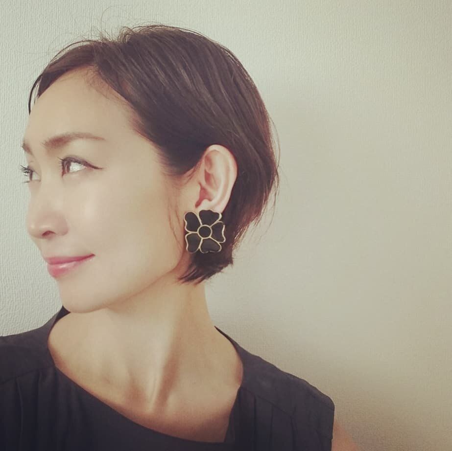 40代女性に似合うふんわりショートヘアスタイル！前髪なしの涼しげショートヘア！