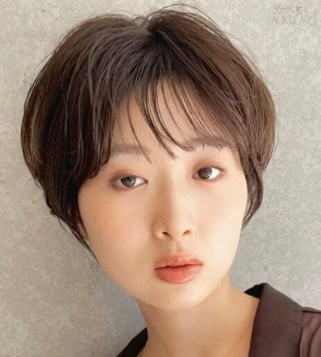 面長さんにおすすめ！ワイドバングショート