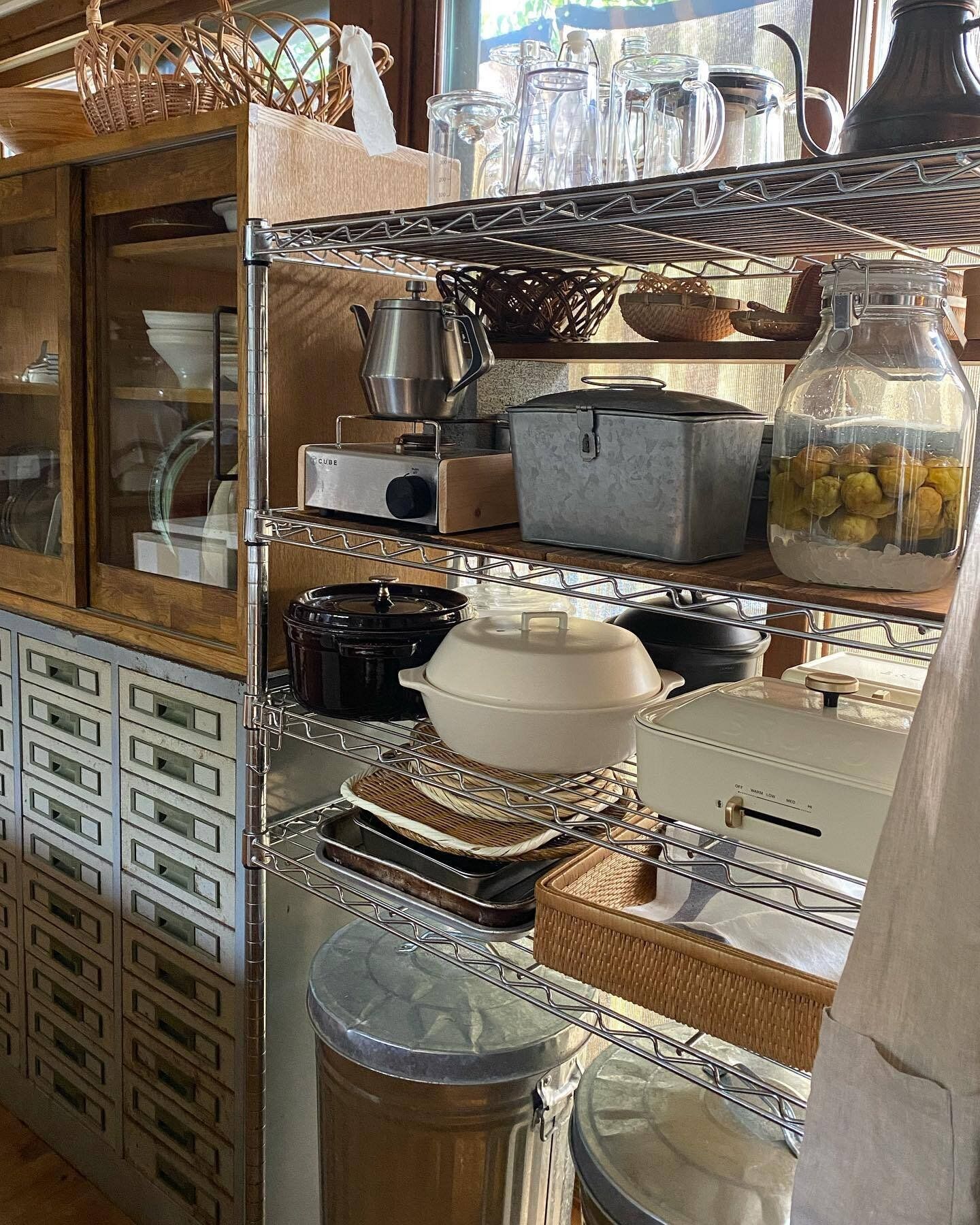 棚にそのまま収納して取り出しやすさを優先