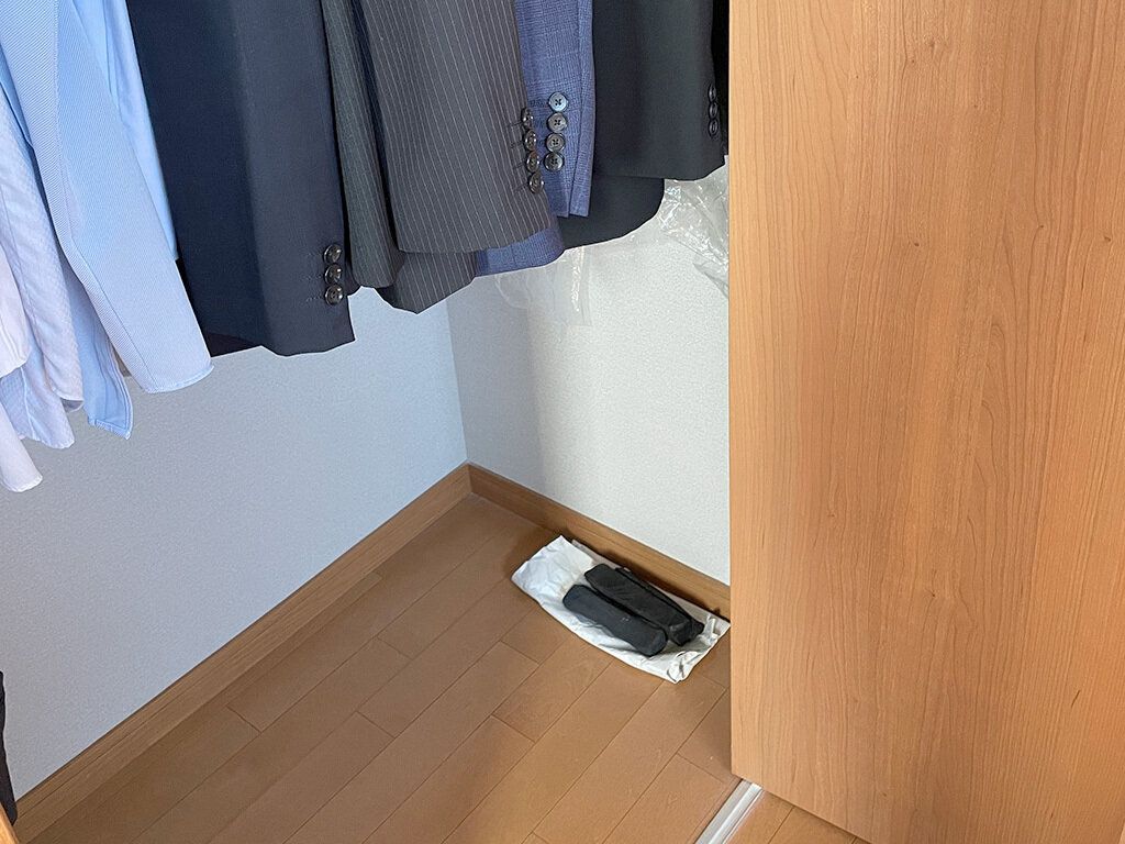 クローゼットの炭
