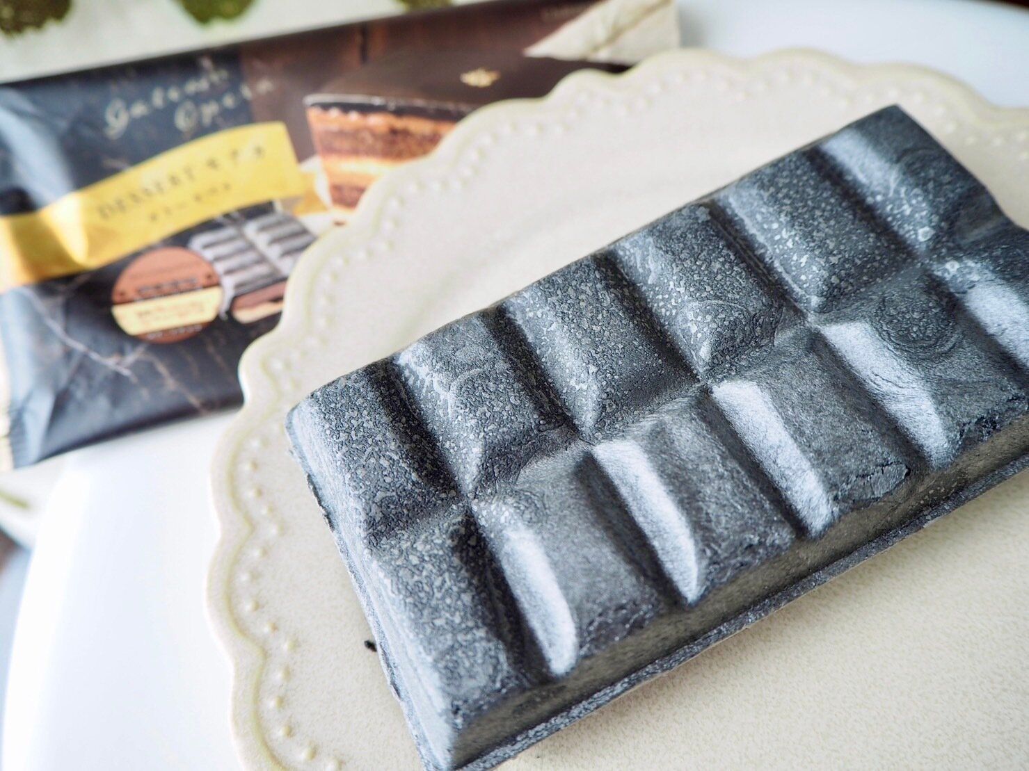 シャトレーゼ「DESSERTモナカ ガトーオペラ」商品写真