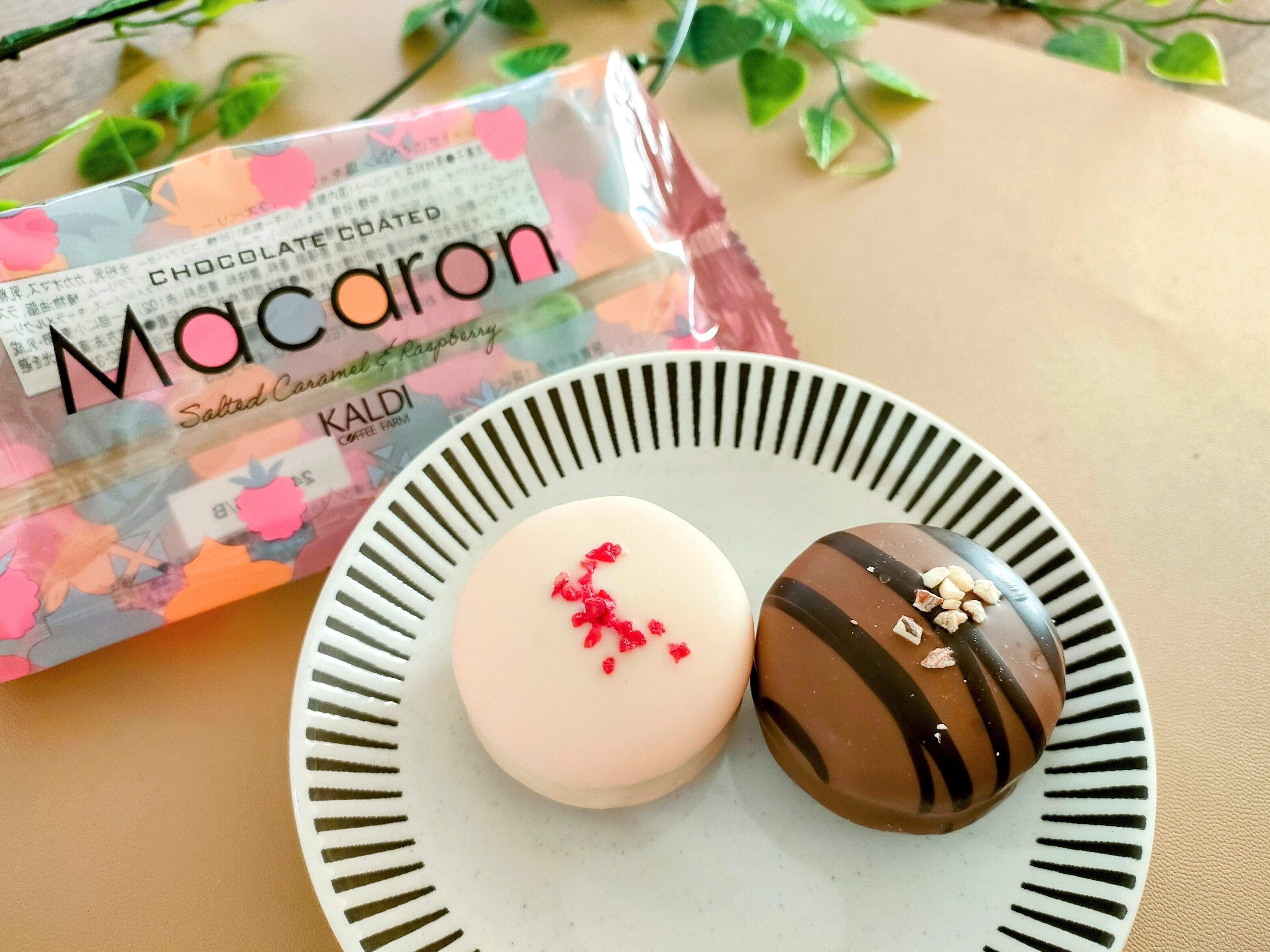 チョコレートがけマカロン