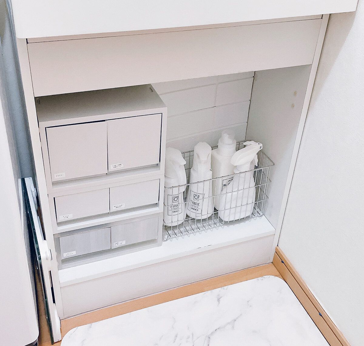 扉をはずし引き出し収納へ