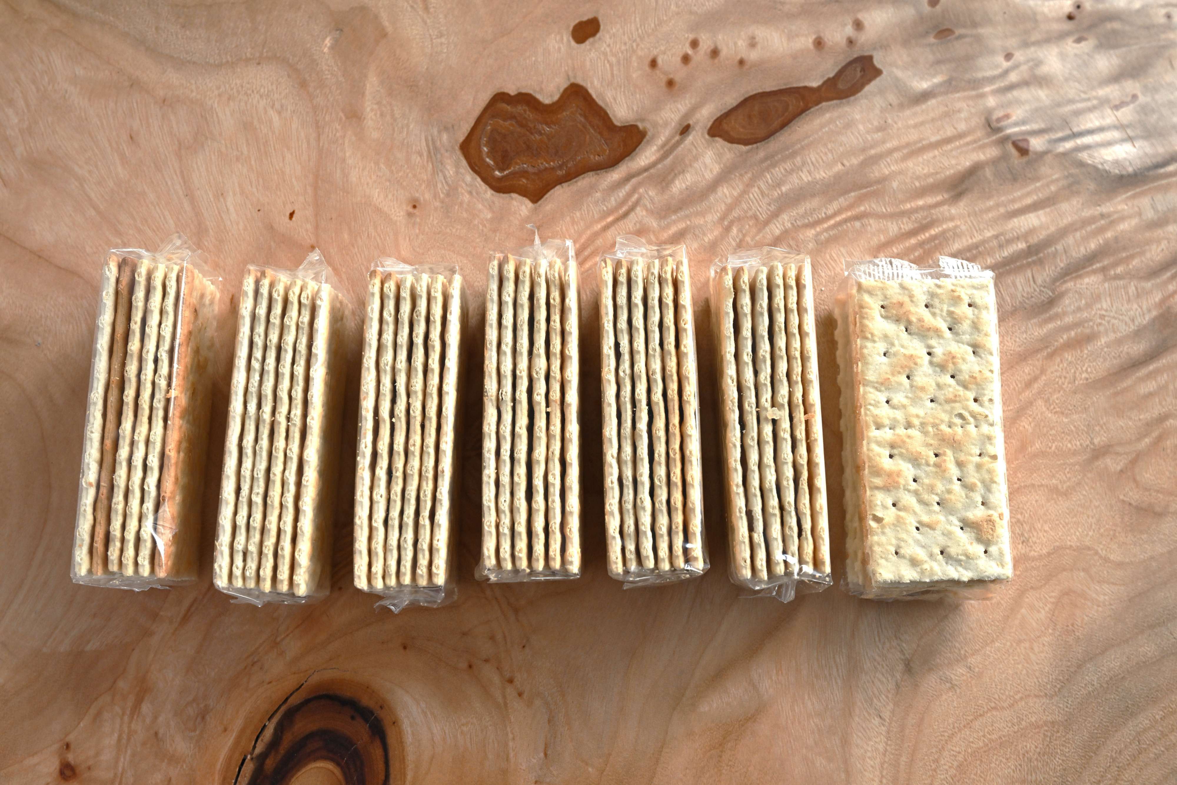 クラッカーの中身