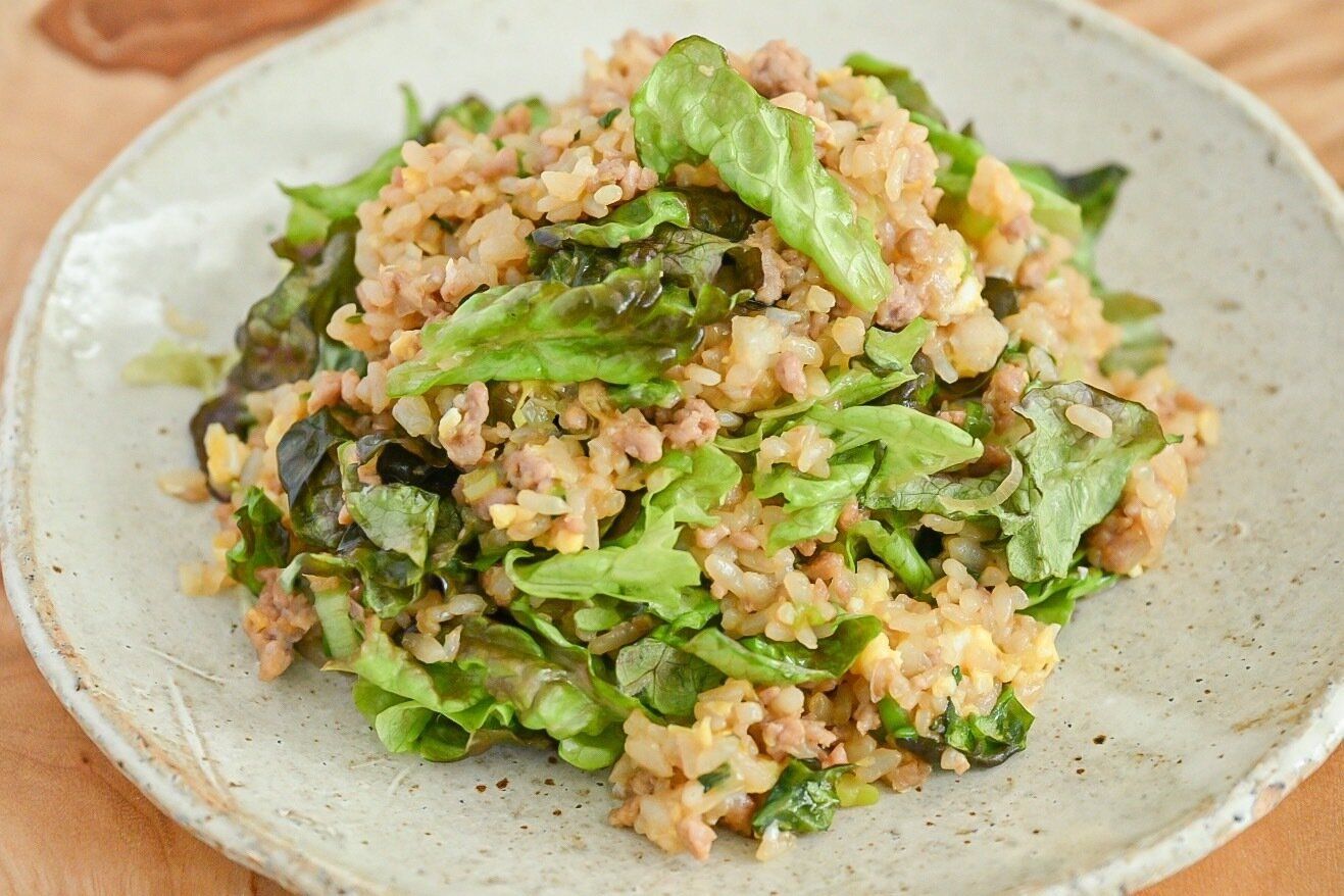 完成したレタスチャーハン