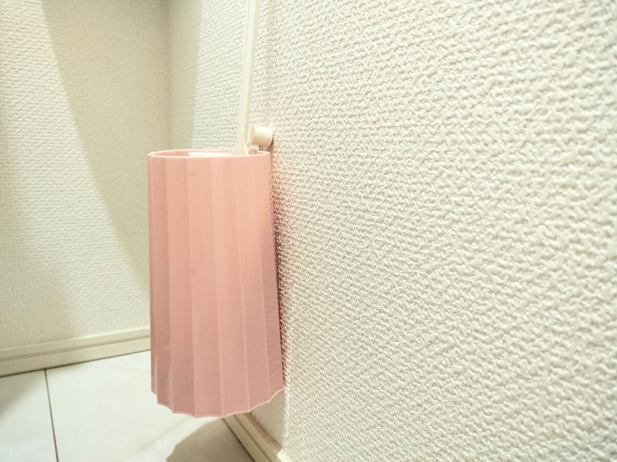 スキマロングワイパーをハンディモップスタンドに入れたところ