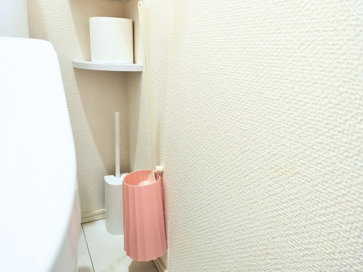 トイレに置かれたスキマロングワイパー