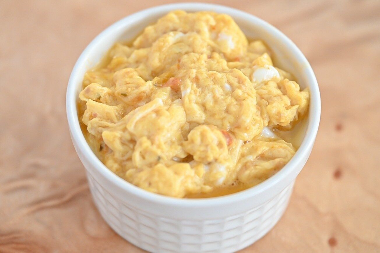 ココットに入ったスクランブルエッグ