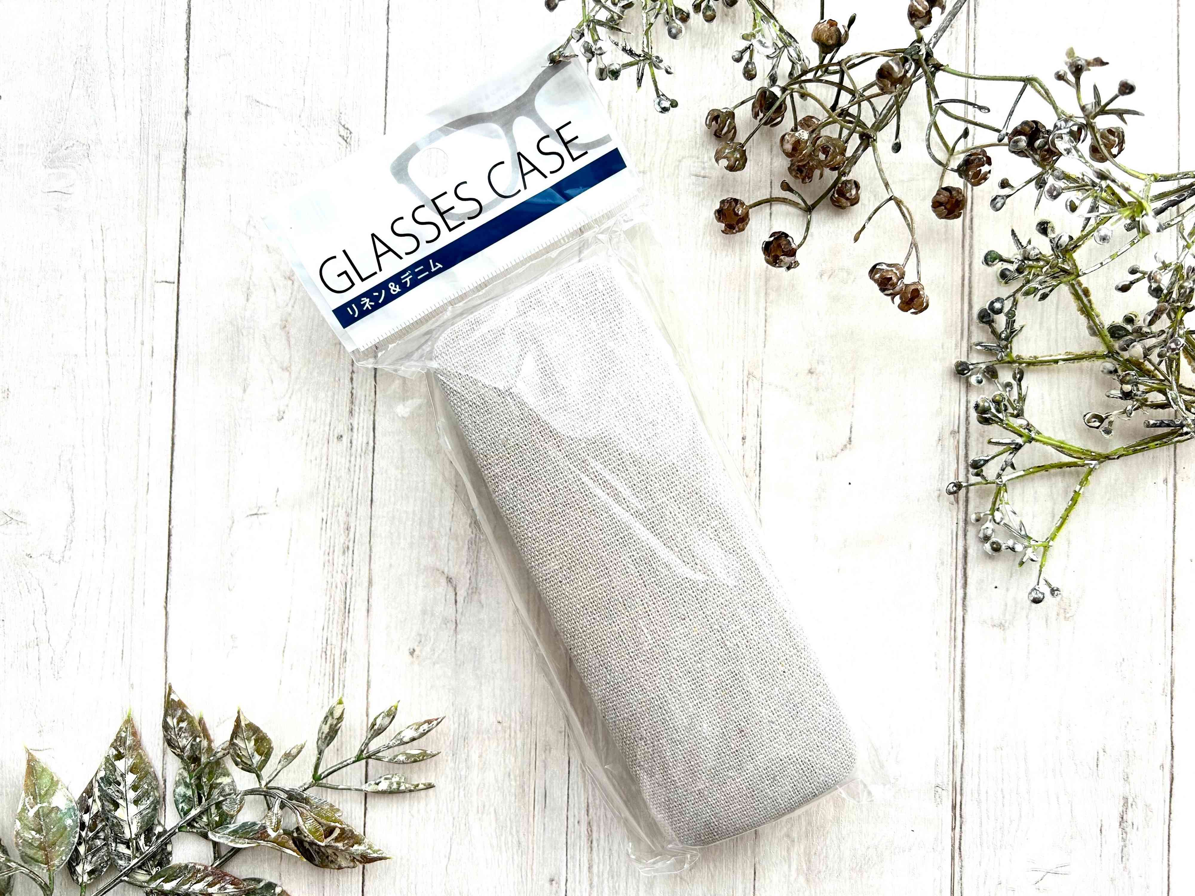 100均　セリア　メガネケース