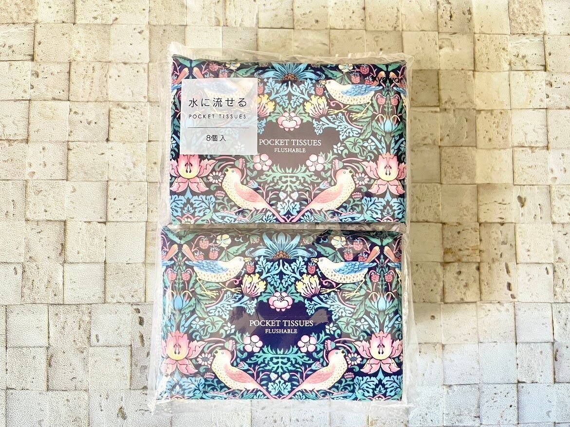 セリアの「ポケットティッシュ アンティークデザイン M8個入り」
