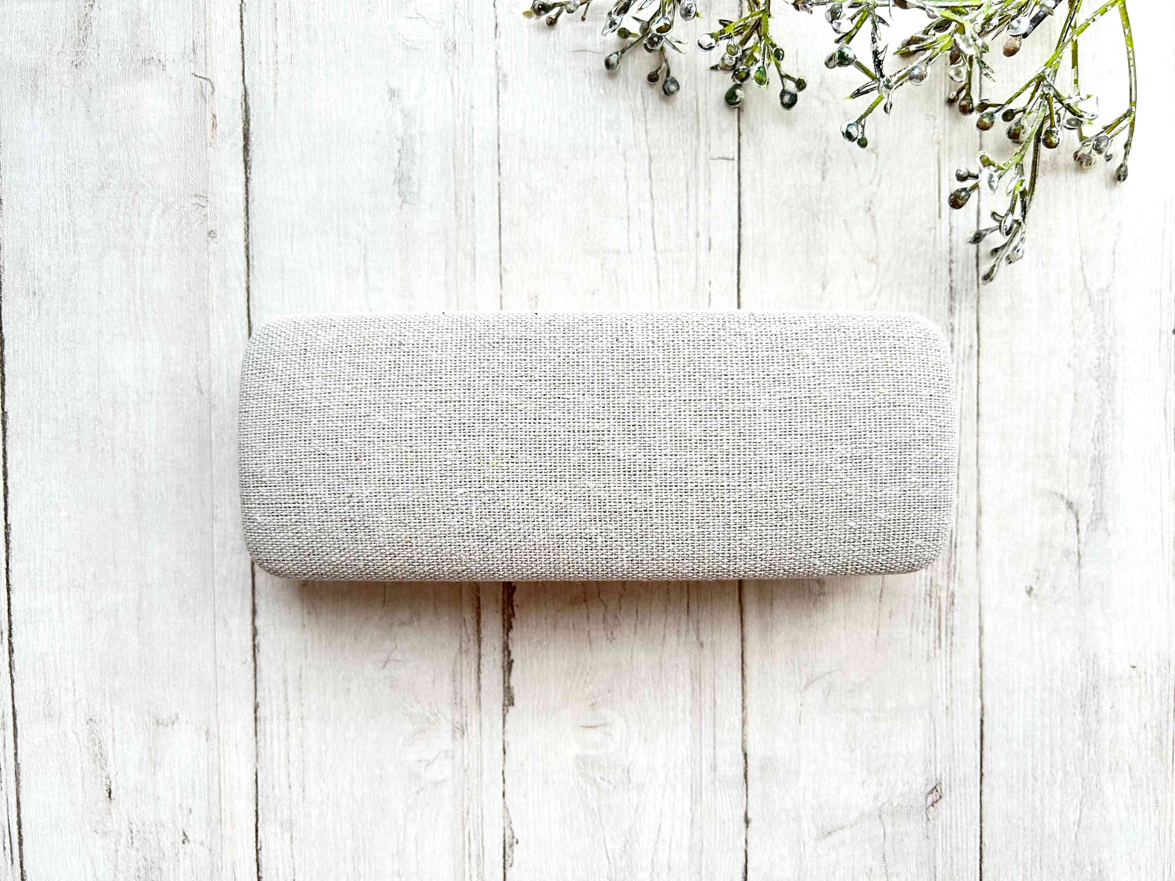 100均　セリア　メガネケース