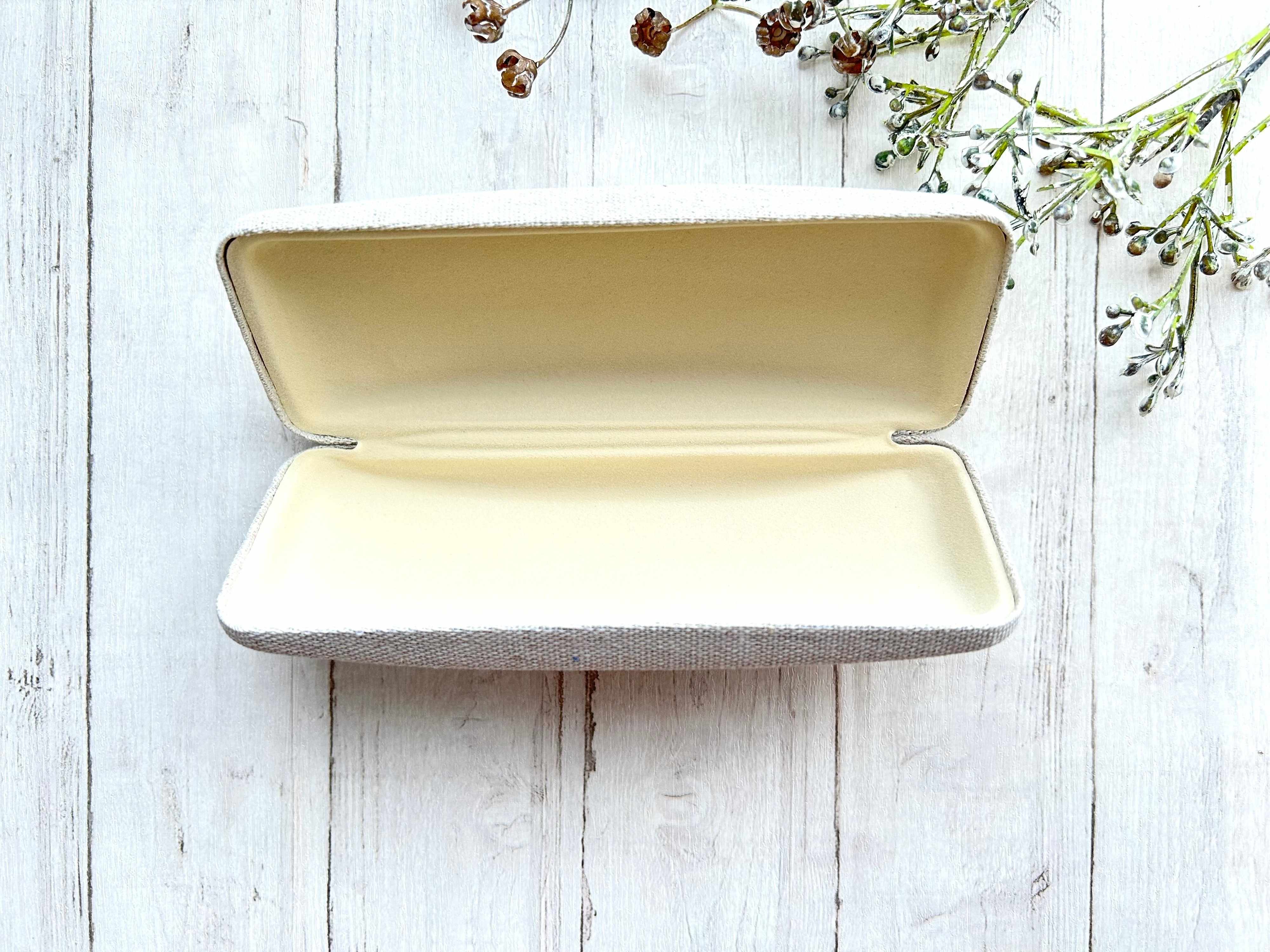 100均　セリア　メガネケース