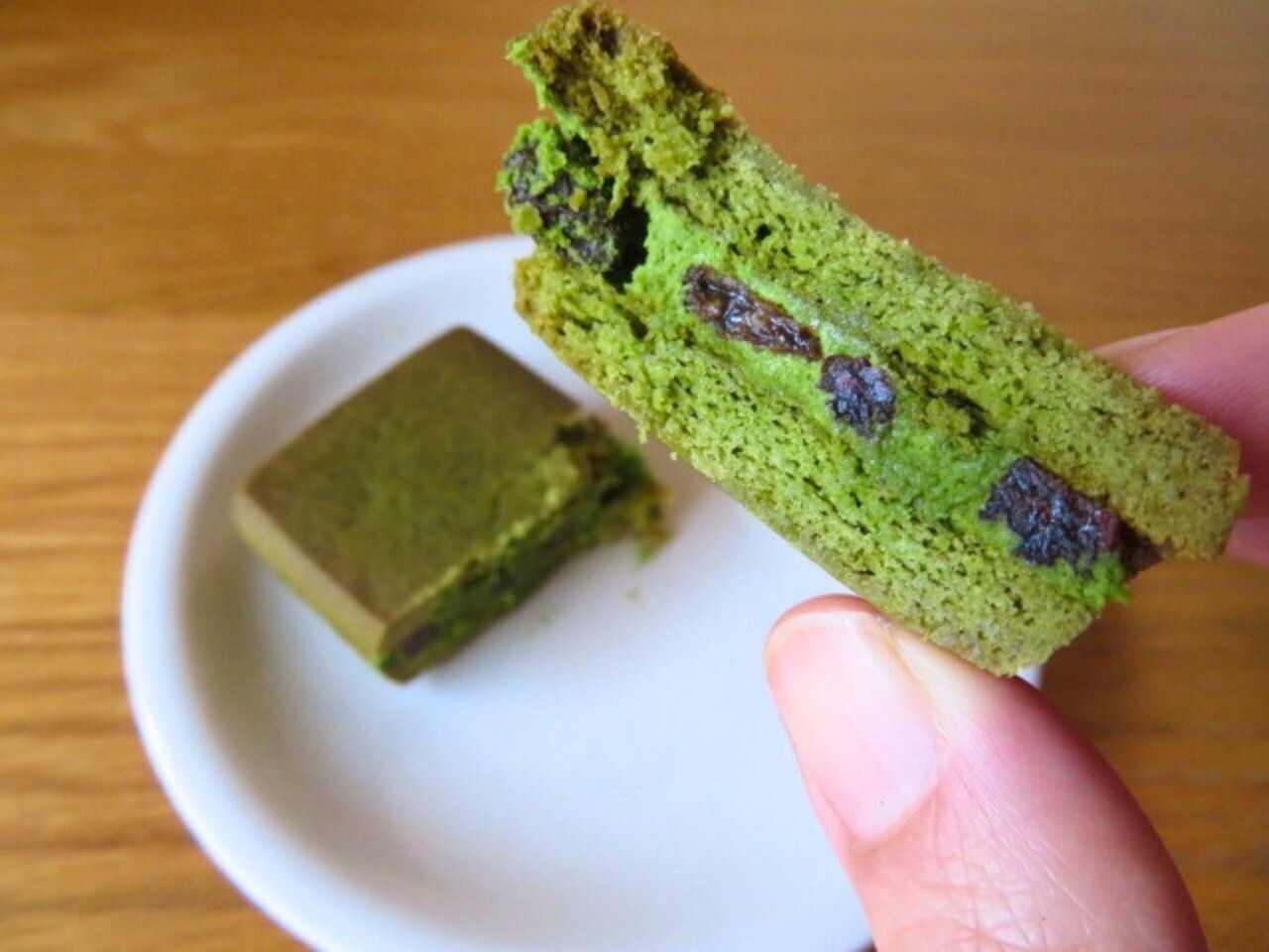 抹茶レーズンサンド断面
