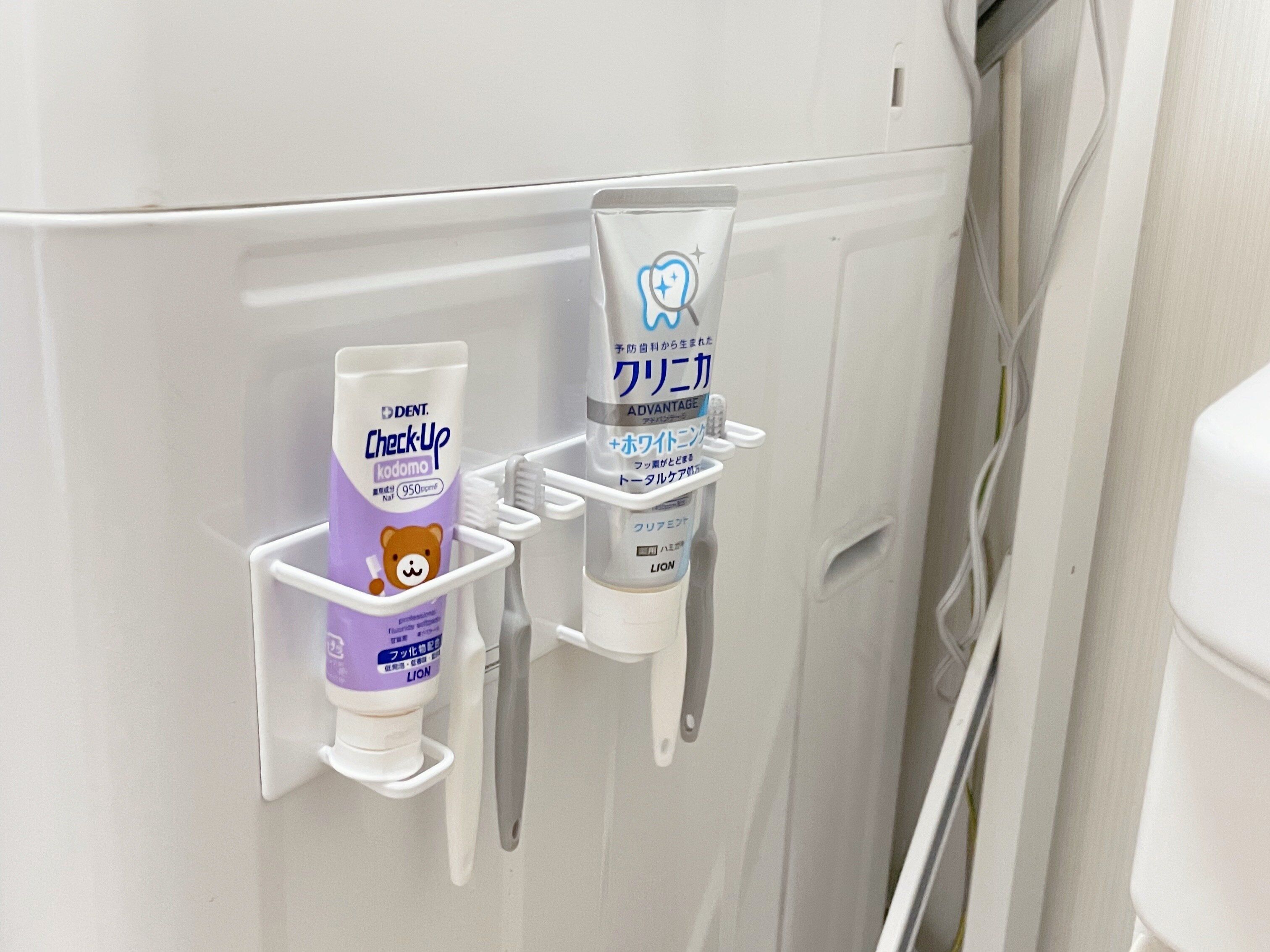 1．歯ブラシ＆歯磨き粉収納は浮かせて収納