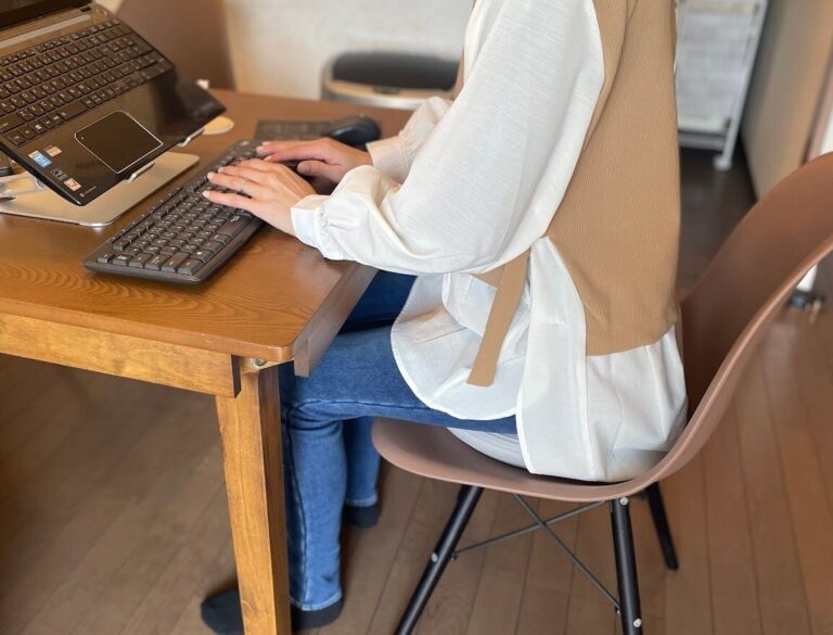 【ニトリ】バランスボールやめた！コンパクトなクッションで日常をエクササイズに