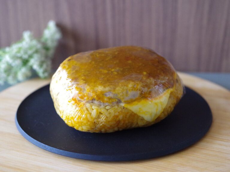 見つけたらラッキー！【ロピア】不定期で販売されている“特大おにぎり”が絶品！