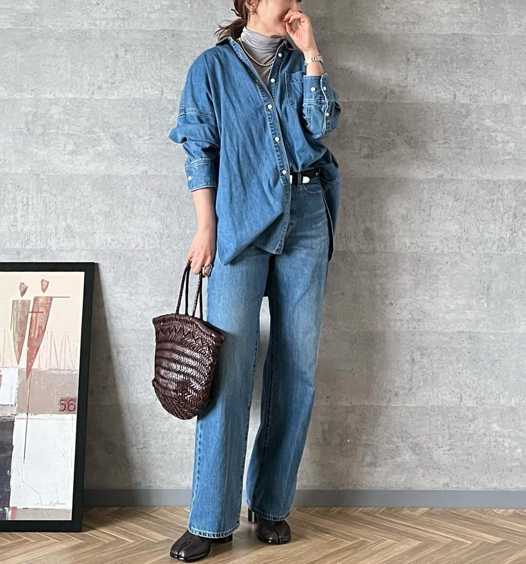 【ユニクロ】春のヒットアイテム「ワイドストレートジーンズ」！オシャレさんの着こなしをチェック