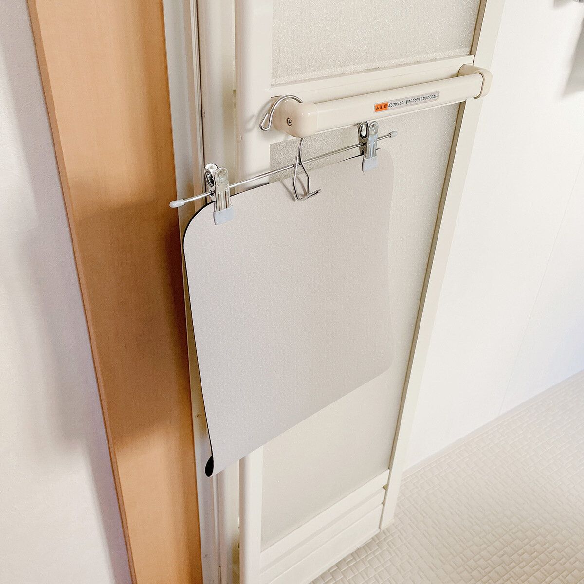 使わない時はハンガーで吊るしておける