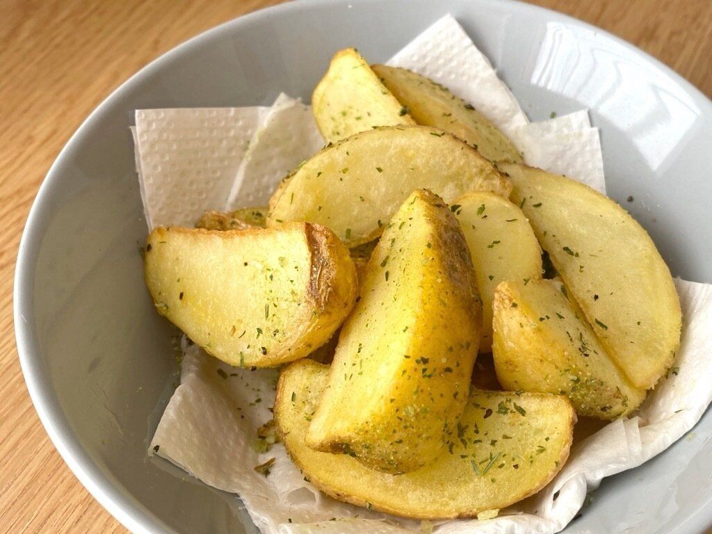 グリーンゴッデスシーズニングで味付けしたフライドポテト